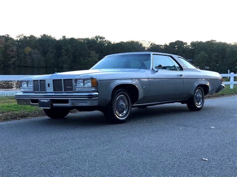 Oldsmobile Delta 88 1976 photo