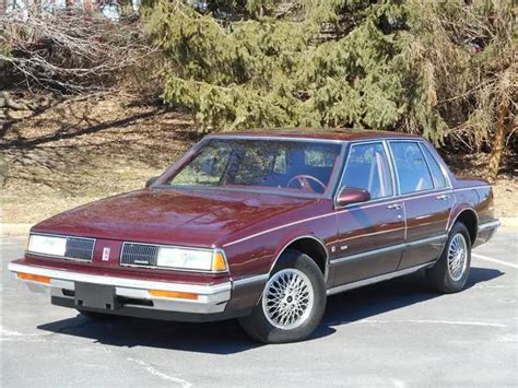 Oldsmobile Delta 88 1989 photo