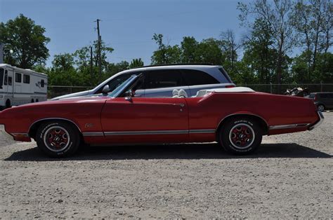 photo of Oldsmobile Supreme car production