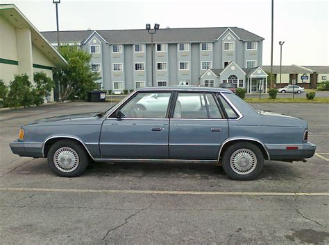 Plymouth Caravelle 1987 photo