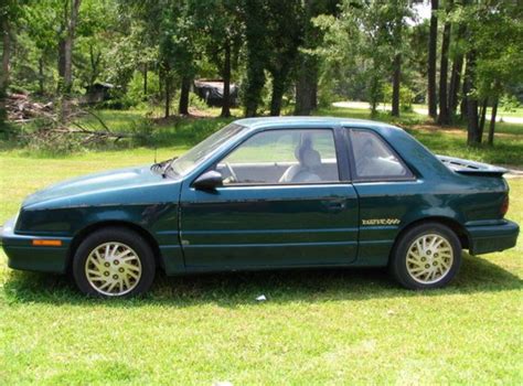 Plymouth Duster 1992 photo