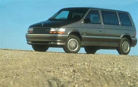 Plymouth Grand voyager 1992 photo