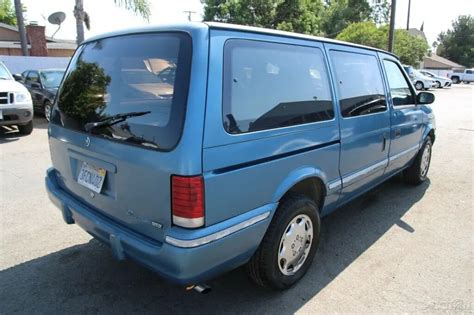 Plymouth Grand voyager 1993 photo