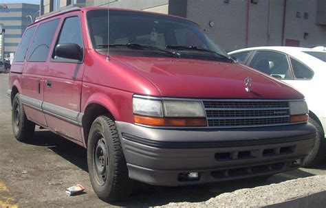 Plymouth Voyager (awd) 1994 photo