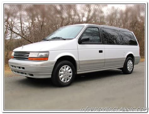 Plymouth Voyager 1994 photo