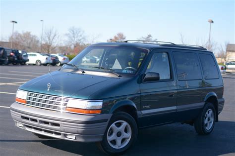 Plymouth Voyager 1994