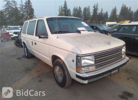 photo of Plymouth Voyager car production