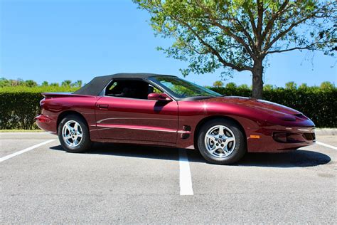 photo of Pontiac 2000 car production