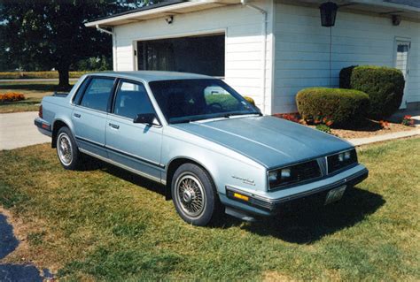 Pontiac 6000 1986 photo