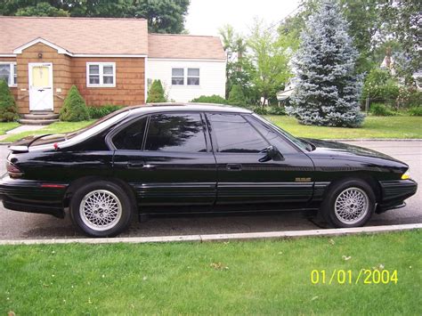 Pontiac Bonneville 1993 photo