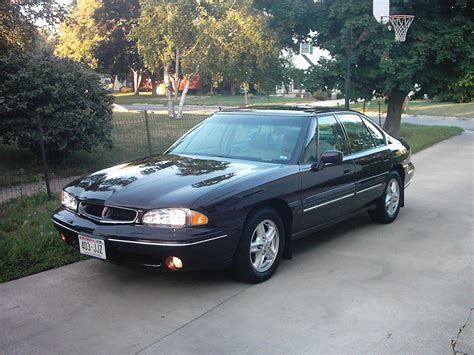 Pontiac Bonneville 1997 photo