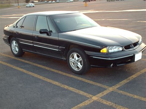 Pontiac Bonneville 1998 photo