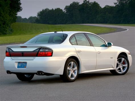 Pontiac Bonneville 2005 photo