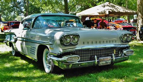 photo of Pontiac Bonneville car production