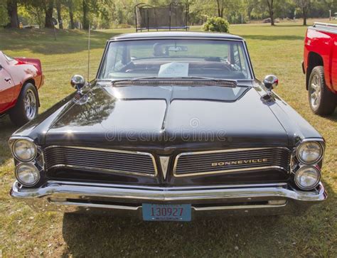 Pontiac Bonneville photo