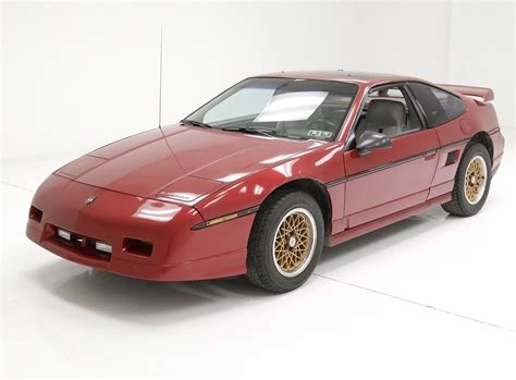 Pontiac Fiero 1987 photo