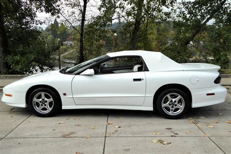 Pontiac Firebird 1995 photo