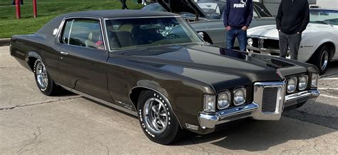 photo of Pontiac Grand prix car production