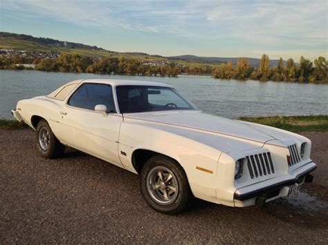 Pontiac Grand ville 1985 photo