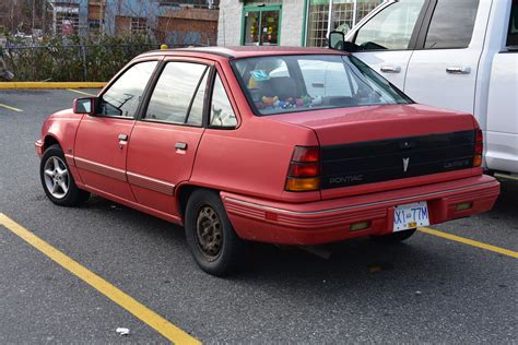 Pontiac Lemans 1988 photo