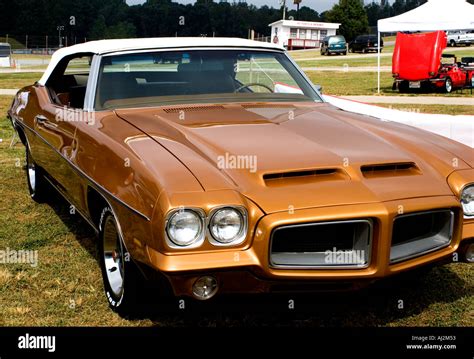 Pontiac Lemans photo