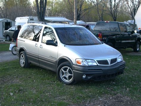 Pontiac Montana 2002 photo