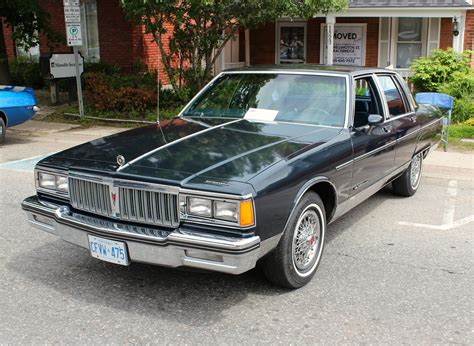 Pontiac Parisienne 1986 photo