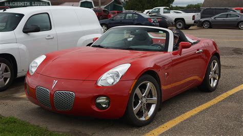 photo of Pontiac Solstice car production