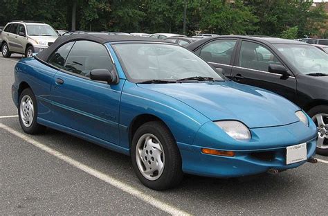 Pontiac Sunbird 1995 photo