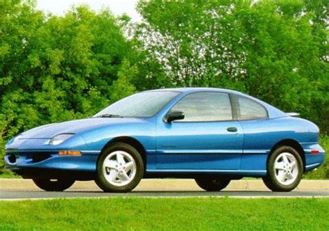 Pontiac Sunbird 1997 photo