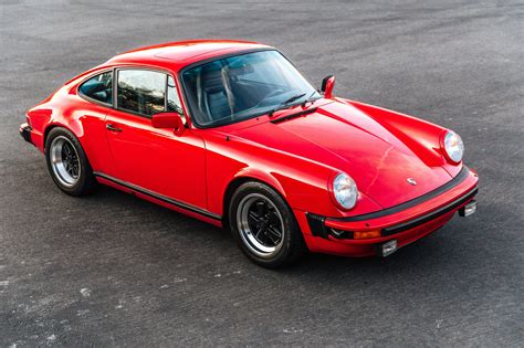 Porsche 911 1983 photo