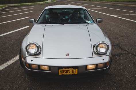 Porsche 928 photo