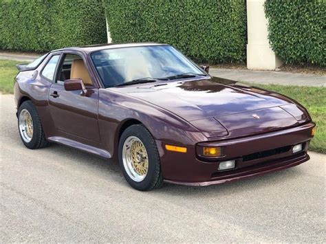 Porsche 944 1988 photo