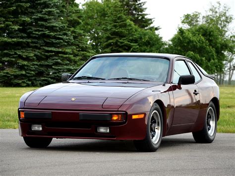 photo of Porsche 944s car production