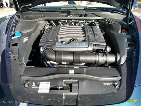 Porsche Cayenne 2011 engine