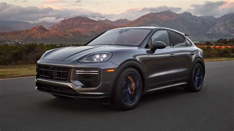 photo of Porsche Cayenne s car production