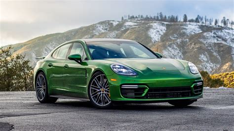 Porsche Panamera 2021 photo