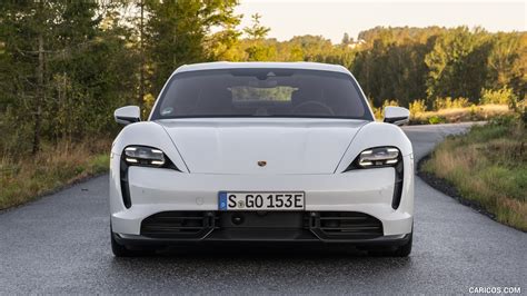 Porsche Taycan 2020 photo