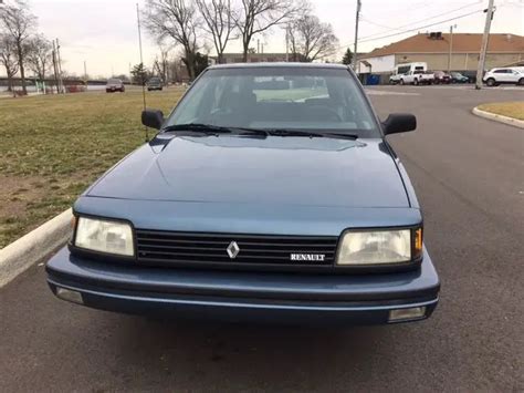 Renault Medallion 1988 photo