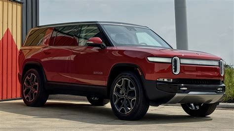 Rivian R1s