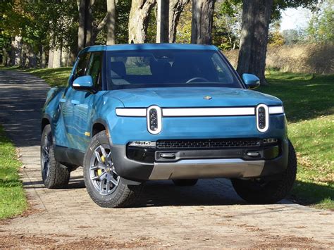 Rivian R1t 2023 photo