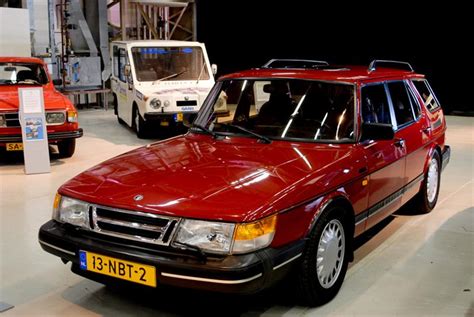 Saab 900 1981 photo