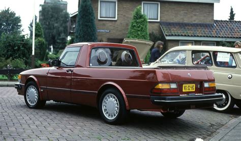 Saab 900 1982 photo