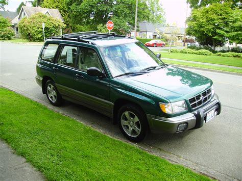 Subaru Forester 1999 photo