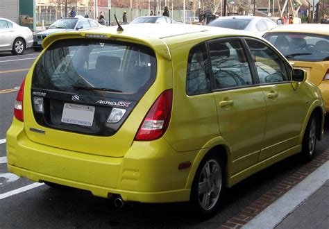 Suzuki Aerio 2004 photo