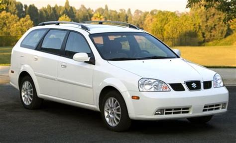 Suzuki Forenza 2005 photo