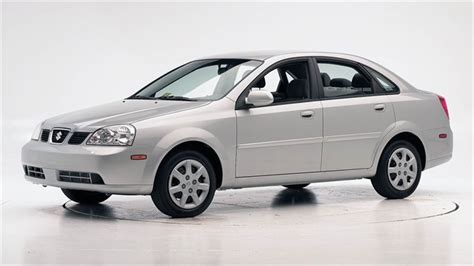 Suzuki Forenza 2008 photo