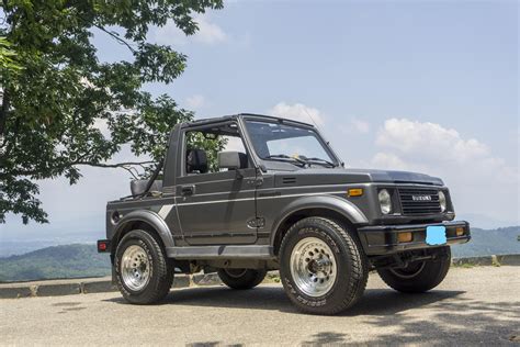 photo of Suzuki Samurai car production