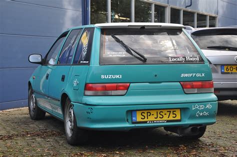 Suzuki Swift 1998 photo