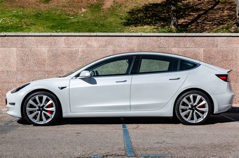 Tesla Model 3 2019 photo